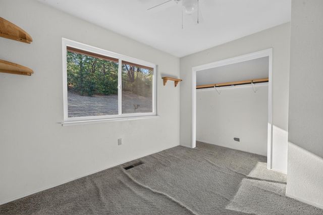 18095 Applegate Rd, Applegate, CA 95703