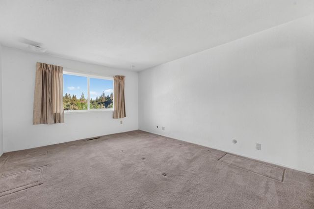 18095 Applegate Rd, Applegate, CA 95703