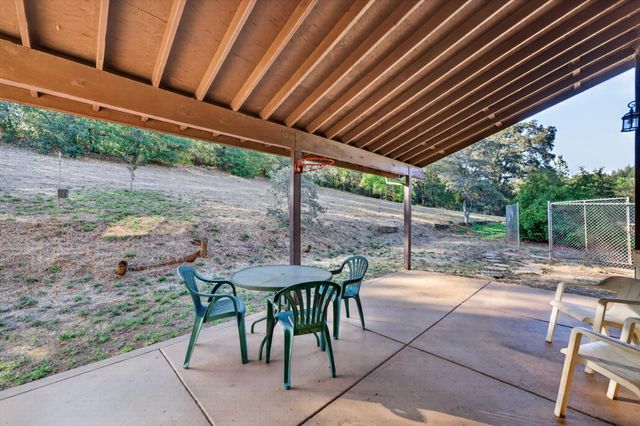 18095 Applegate Rd, Applegate, CA 95703