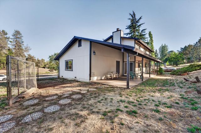 18095 Applegate Rd, Applegate, CA 95703