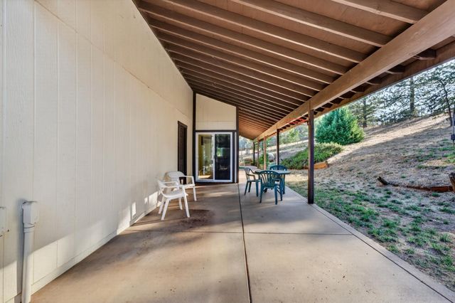 18095 Applegate Rd, Applegate, CA 95703