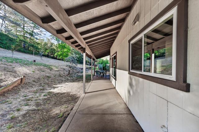 18095 Applegate Rd, Applegate, CA 95703