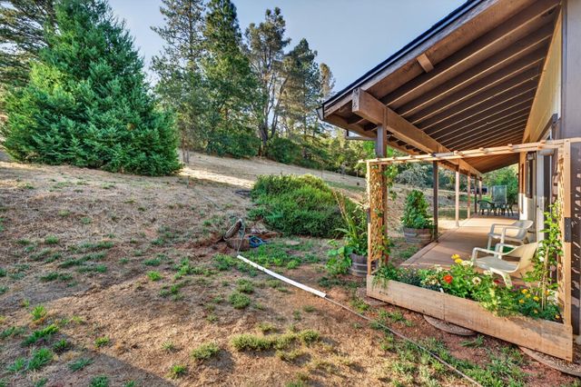 18095 Applegate Rd, Applegate, CA 95703