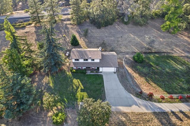 18095 Applegate Rd, Applegate, CA 95703