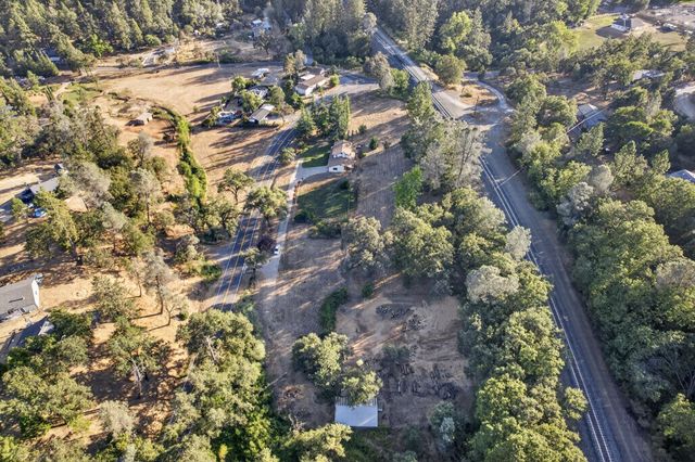 18095 Applegate Rd, Applegate, CA 95703
