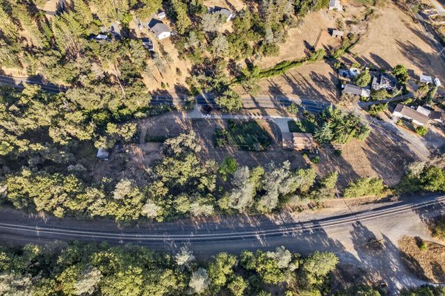 18095 Applegate Rd, Applegate, CA 95703
