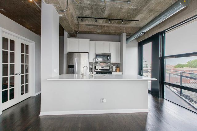 1000 W 15th Street 328, Chicago, IL 60608