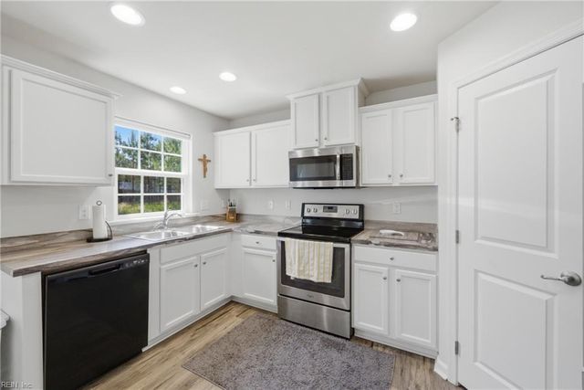 5893 Pilmour DR, Providence Forge, VA 23140