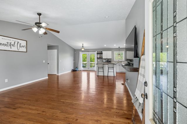 119 Gibbs Landing Dr, Carthage, TN 37030