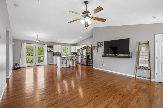 119 Gibbs Landing Dr, Carthage, TN 37030