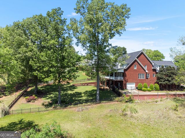 60 Charleston Circle, Hawkinsville, GA 31036