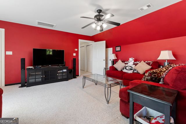 60 Charleston Circle, Hawkinsville, GA 31036