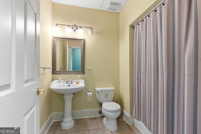 60 Charleston Circle, Hawkinsville, GA 31036