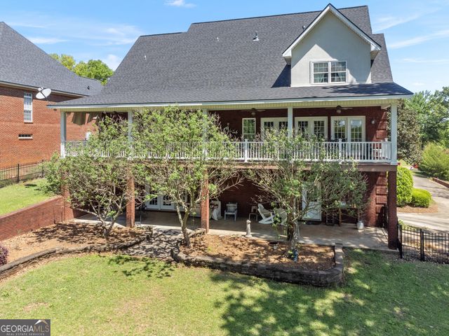 60 Charleston Circle, Hawkinsville, GA 31036