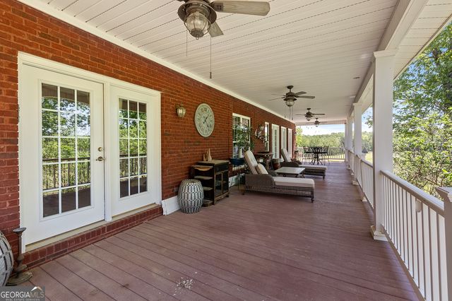 60 Charleston Circle, Hawkinsville, GA 31036