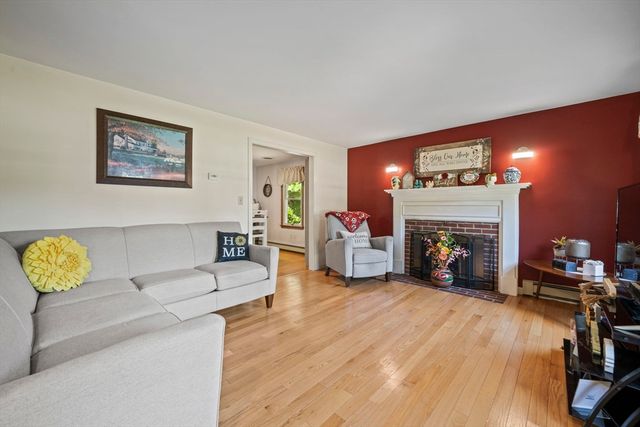 5 Auburndale Hts, Bridgewater, MA 02324