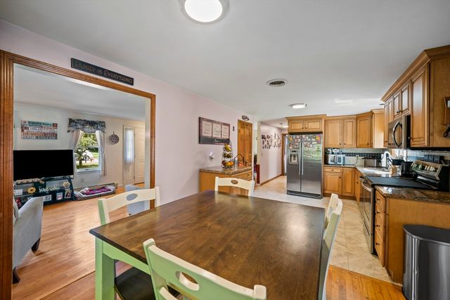 5 Auburndale Hts, Bridgewater, MA 02324