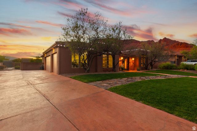 207 N PAINTED DR, Ivins, UT 84738