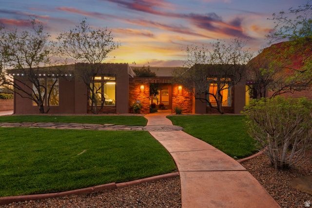 207 N PAINTED DR, Ivins, UT 84738