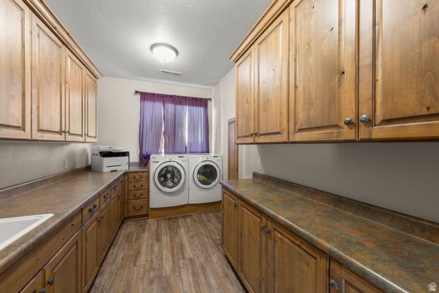 207 N PAINTED DR, Ivins, UT 84738