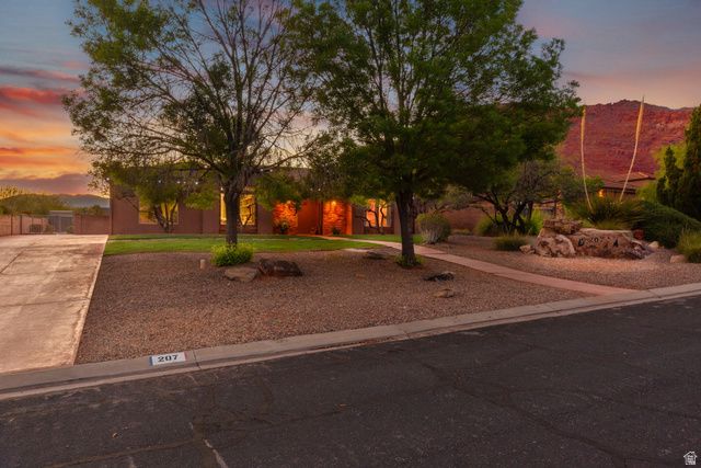 207 N PAINTED DR, Ivins, UT 84738