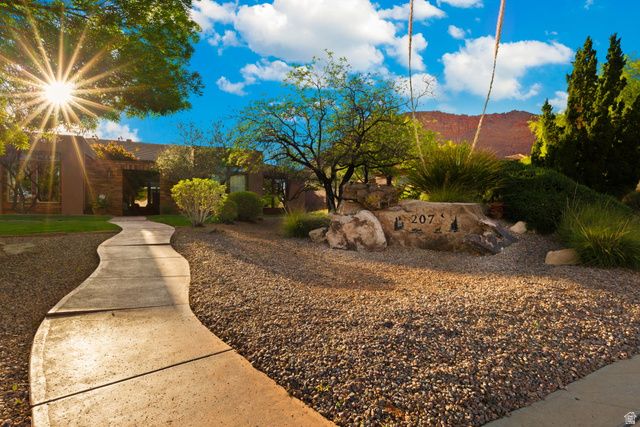 207 N PAINTED DR, Ivins, UT 84738