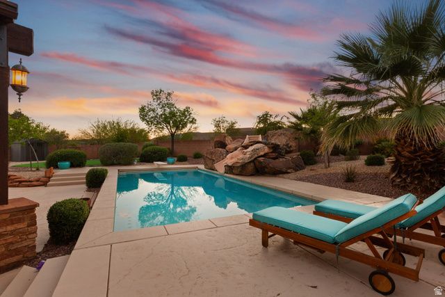 207 N PAINTED DR, Ivins, UT 84738