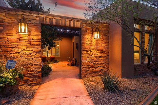 207 N PAINTED DR, Ivins, UT 84738