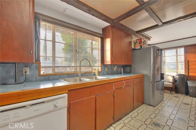 18087 San Bernardino, Bloomington, CA 92316