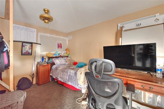 18087 San Bernardino, Bloomington, CA 92316