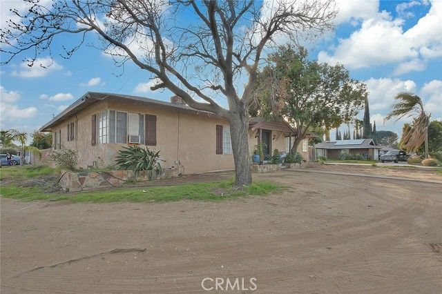 18087 San Bernardino, Bloomington, CA 92316