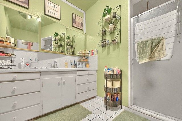 18087 San Bernardino, Bloomington, CA 92316