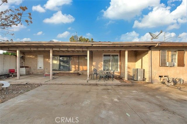 18087 San Bernardino, Bloomington, CA 92316