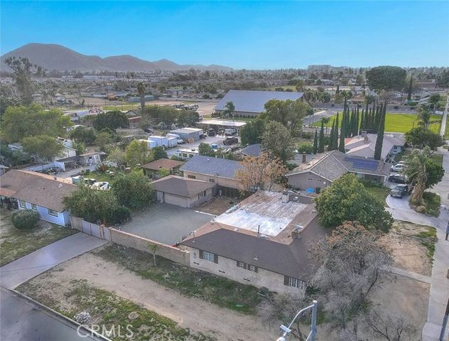 18087 San Bernardino, Bloomington, CA 92316