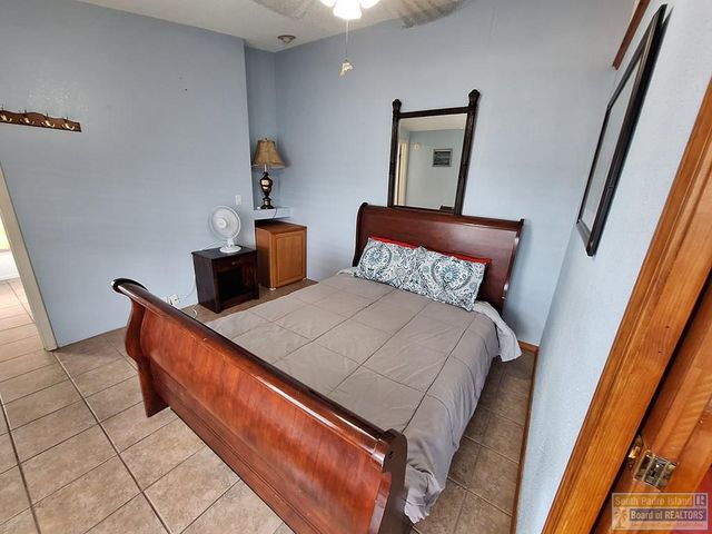 132 E Bonnet Circle, Port Isabel, TX 78578