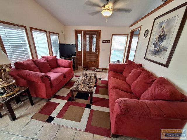 132 E Bonnet Circle, Port Isabel, TX 78578