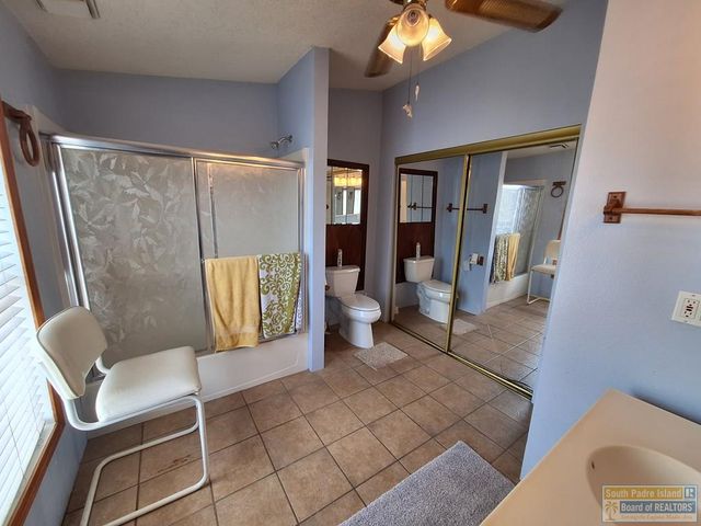 132 E Bonnet Circle, Port Isabel, TX 78578