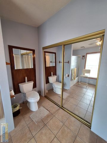 132 E Bonnet Circle, Port Isabel, TX 78578