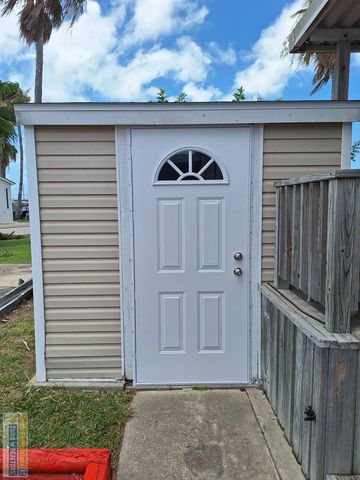 132 E Bonnet Circle, Port Isabel, TX 78578