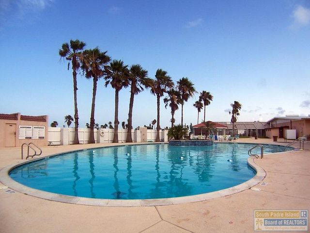 132 E Bonnet Circle, Port Isabel, TX 78578