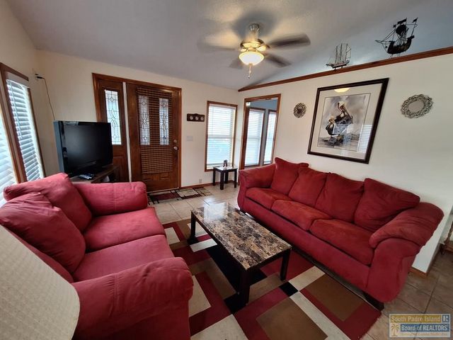 132 E Bonnet Circle, Port Isabel, TX 78578