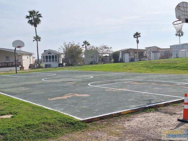 132 E Bonnet Circle, Port Isabel, TX 78578