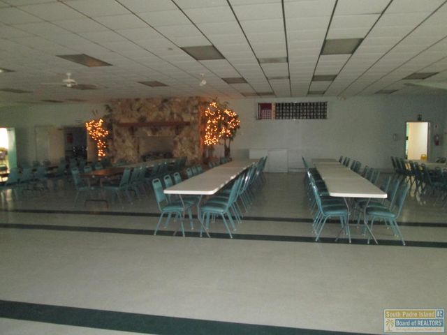 132 E Bonnet Circle, Port Isabel, TX 78578