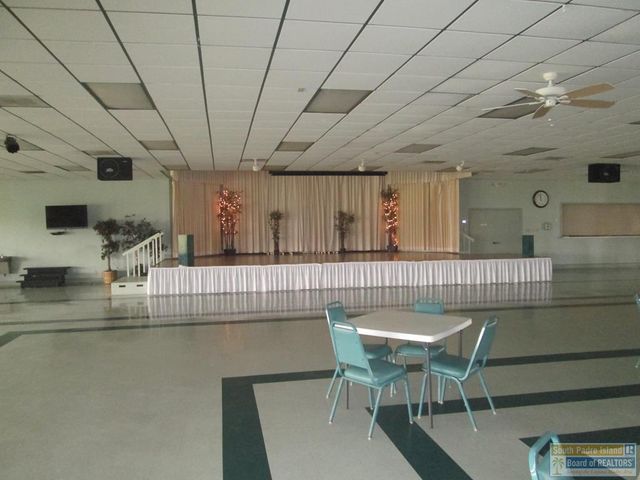 132 E Bonnet Circle, Port Isabel, TX 78578