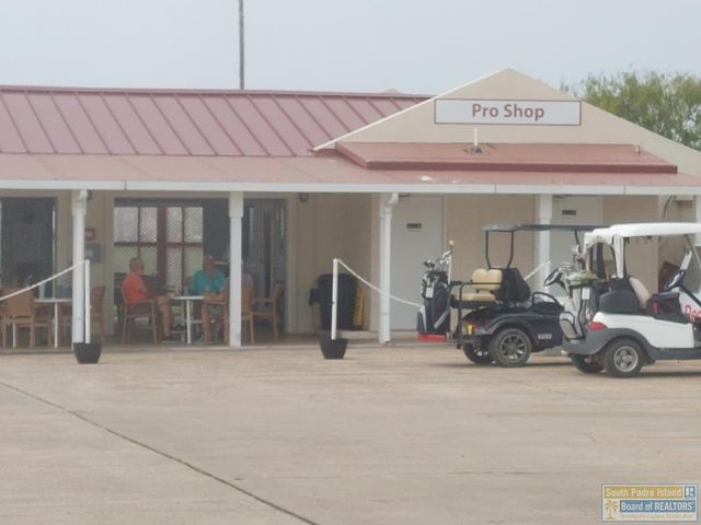 132 E Bonnet Circle, Port Isabel, TX 78578