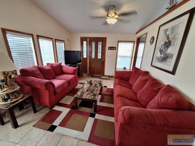 132 E Bonnet Circle, Port Isabel, TX 78578