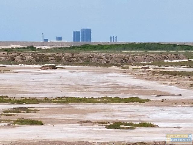 132 E Bonnet Circle, Port Isabel, TX 78578