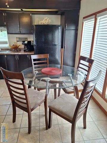 132 E Bonnet Circle, Port Isabel, TX 78578