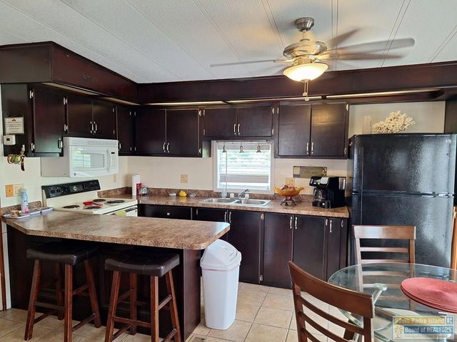 132 E Bonnet Circle, Port Isabel, TX 78578