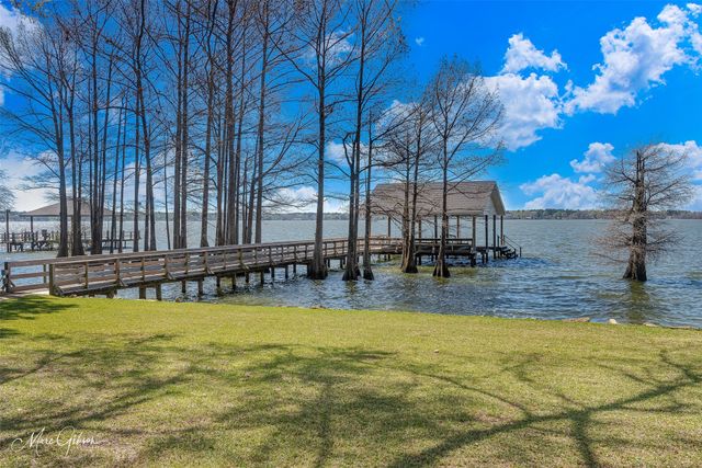 6521 N Lakeshore Drive, Shreveport, LA 71107